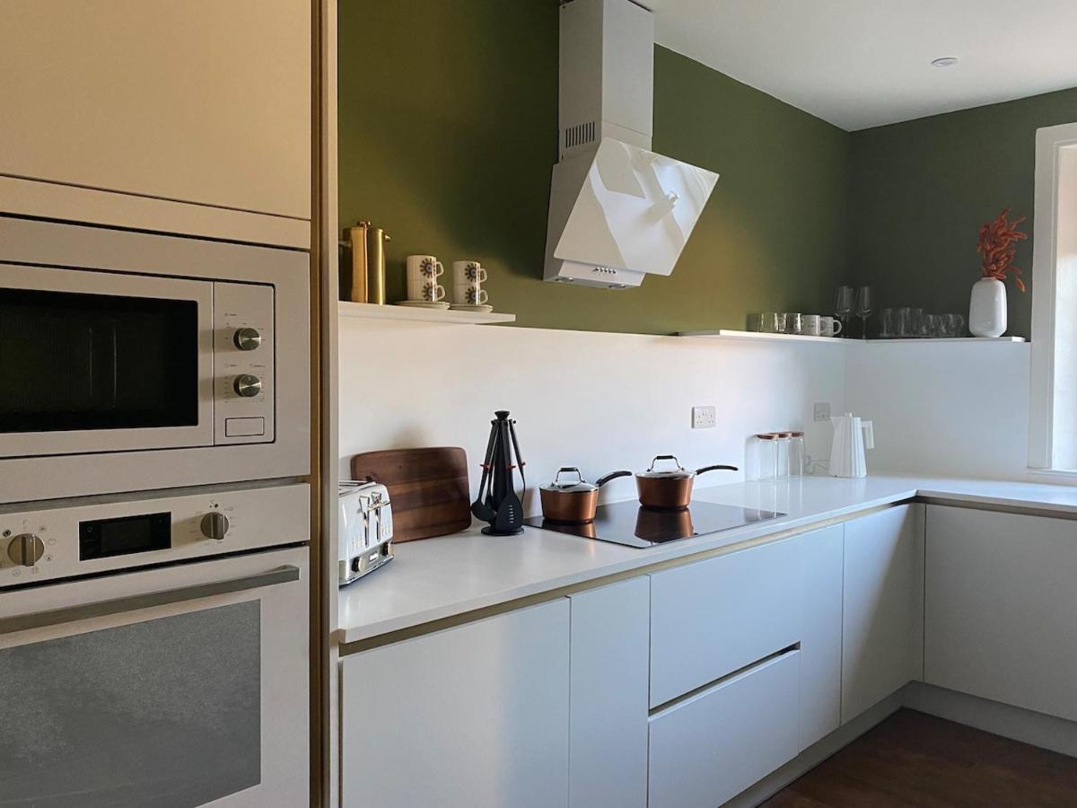 Arbroath Luxury Apartment In Mcm Style Екстериор снимка