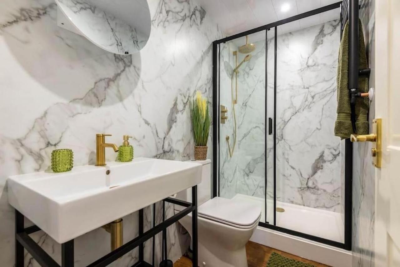 Arbroath Luxury Apartment In Mcm Style Екстериор снимка