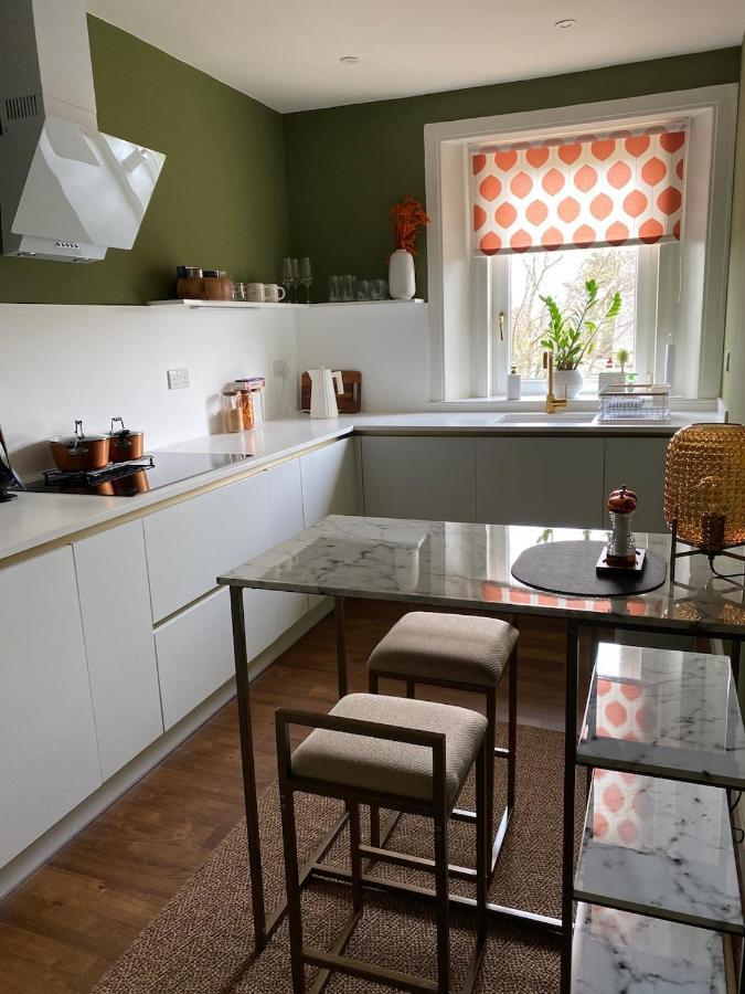 Arbroath Luxury Apartment In Mcm Style Екстериор снимка