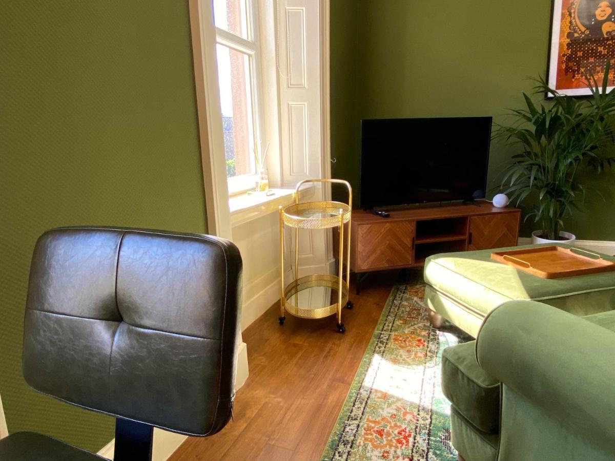 Arbroath Luxury Apartment In Mcm Style Екстериор снимка